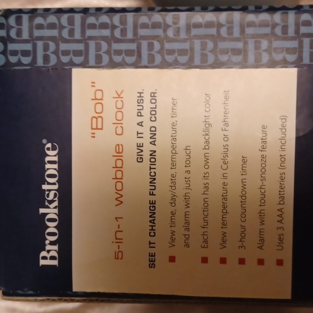 Brookstone ⏰️ clock. ELECTRONICS - Picture 7 of 8